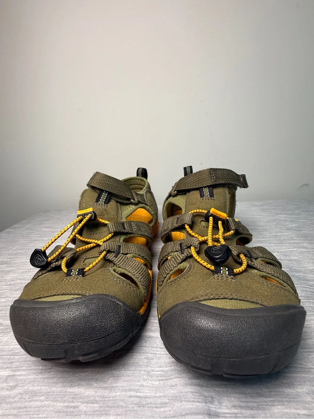 Keen Newport H2 Olive Orange Fisherman Sandals Youth Sz 6